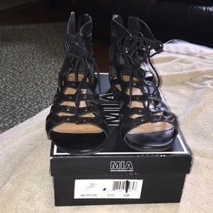 Mia Gabi size 10 black.